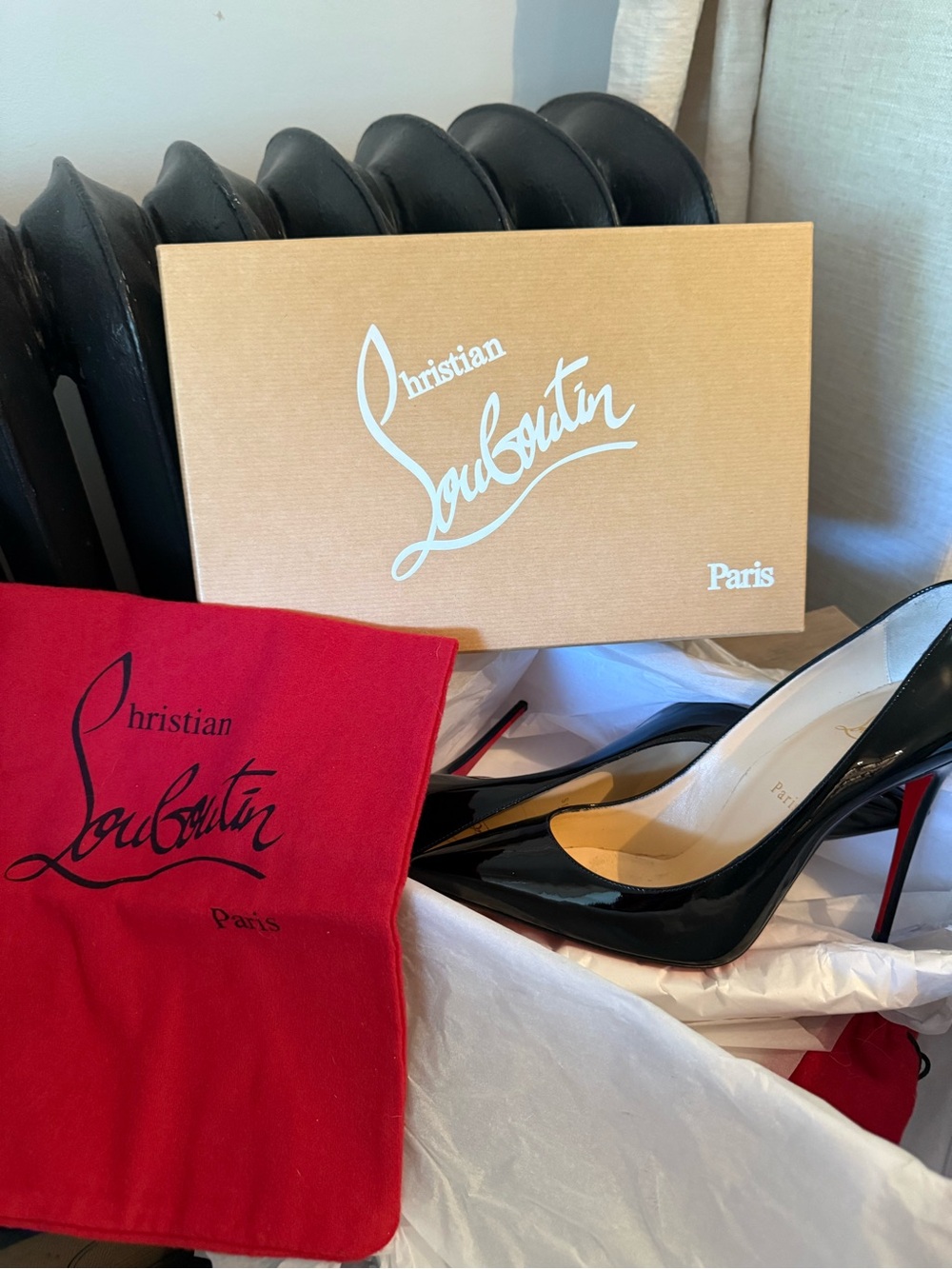 Christian Louboutin Black Patent Stiletto Pumps with Red Sole - Picture 2 of 9